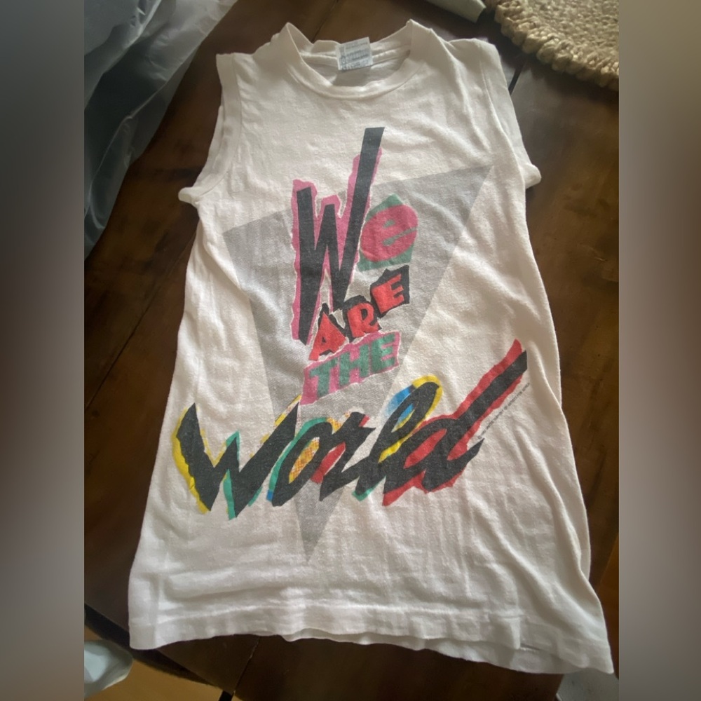 VINTAGE 🇺🇸 RARE WE ARE THE WORLD MUSCLE TEE SIZE SMALL make offers please read